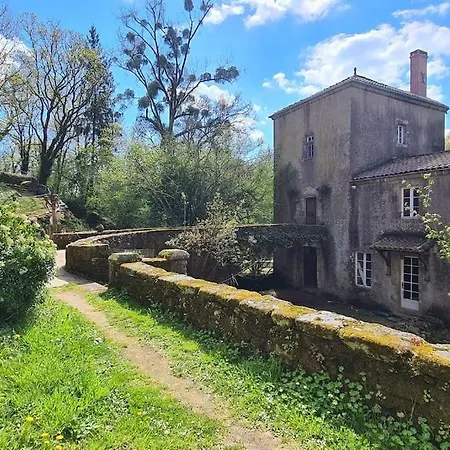 Hébergement de vacances Le Moulin De Froment 2 Gites De 8 Et De 12 Couchages, 10 Min Du Puy Du Fou Mallievre