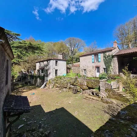 Hébergement de vacances Le Moulin De Froment 2 Gites De 8 Et De 12 Couchages, 10 Min Du Puy Du Fou Mallievre